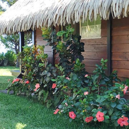 Bungalow Bord De Mer Paea Exterior photo